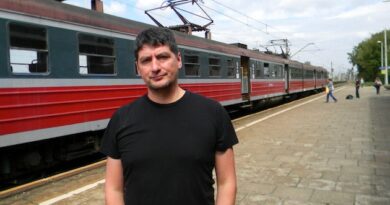 Rafael Dumett: “Quiero cambiar la ficción que nos hemos creído de que el español malo conquistó al inca bueno” Rafael Dumett: “Quiero cambiar la ficción que nos hemos creído de que el español malo conquistó al inca bueno”