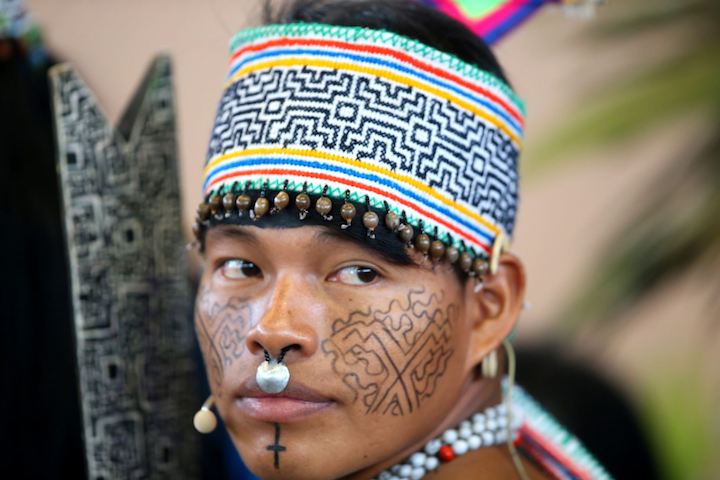 Tres mil indígenas llegados de todo el Perú y de los territorios de los vicariatos vecinos de Bolivia y Brasil aguardaban la llegada del sumo pontífice. Foto: ANDINA.