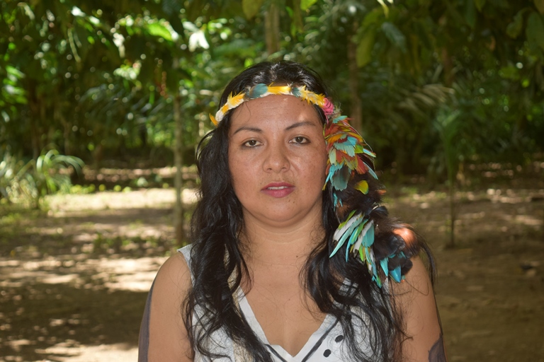 Yesica Patiachi Tayori, maestra bilingüe de la comunidad nativa Puerto Luz en Madre de Dios. Foto Charlie Peña.